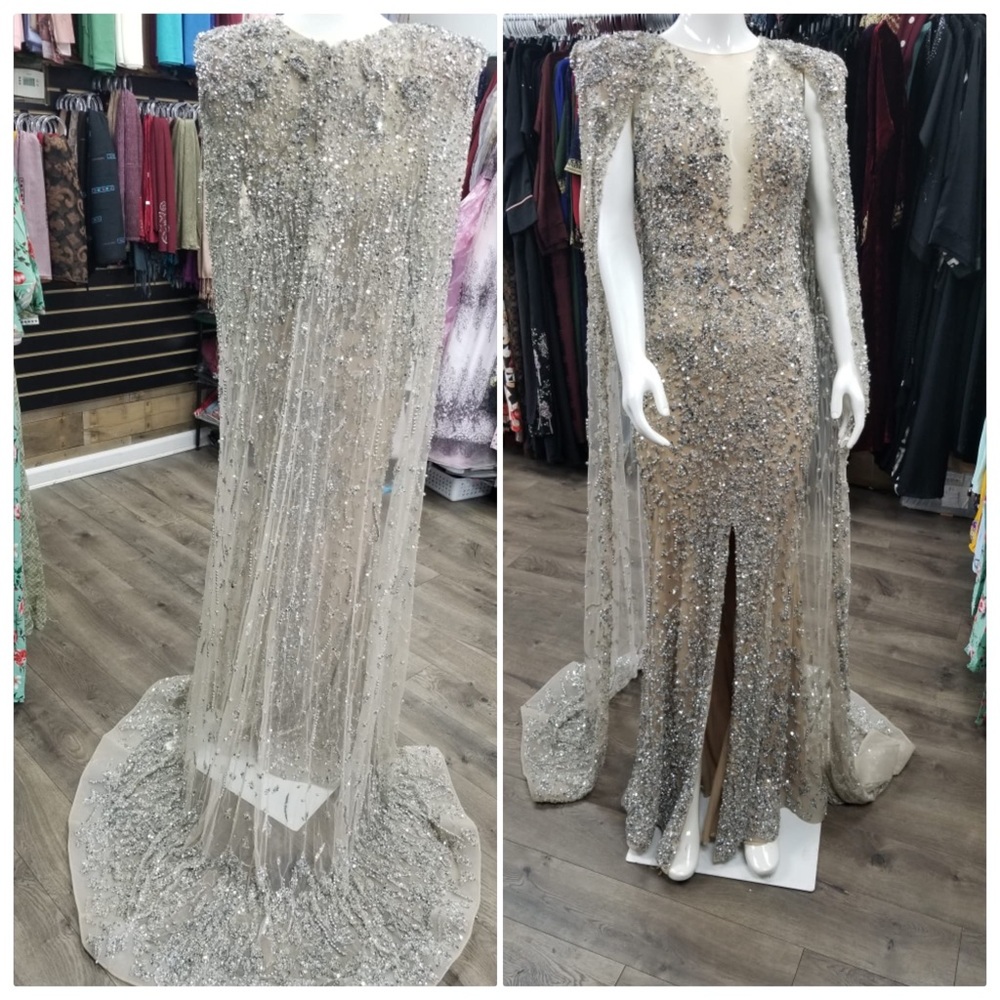I am selling a beautiful bridal gown dress. Was only worn for 4 hours.